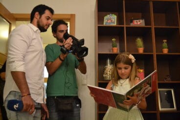 Visita de trajes a las FFMM de Dénia – Paloma con medios de comunicación