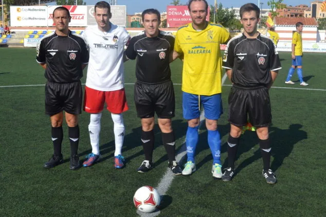 El derbi de la comarca se lo llevó el CD. Dénia al ganar al CD. Jávea por 2 a 1 3 capitanes