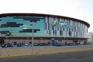 centro comercial portal de la marina
