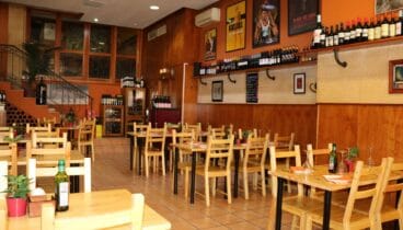 Tapas tradicionales con productos frescos en El Mosset