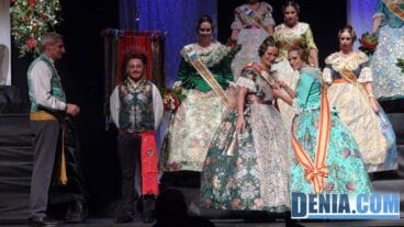 Acto de Pleitesía Fallera Mayor de Dénia a Andrea Barber, Fallera Mayor del saladar 2014