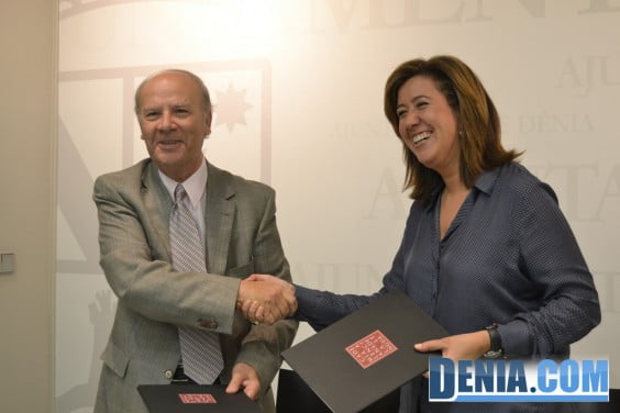 Ana Kringe y Ramón Ferrer firman un convenio de colaboración