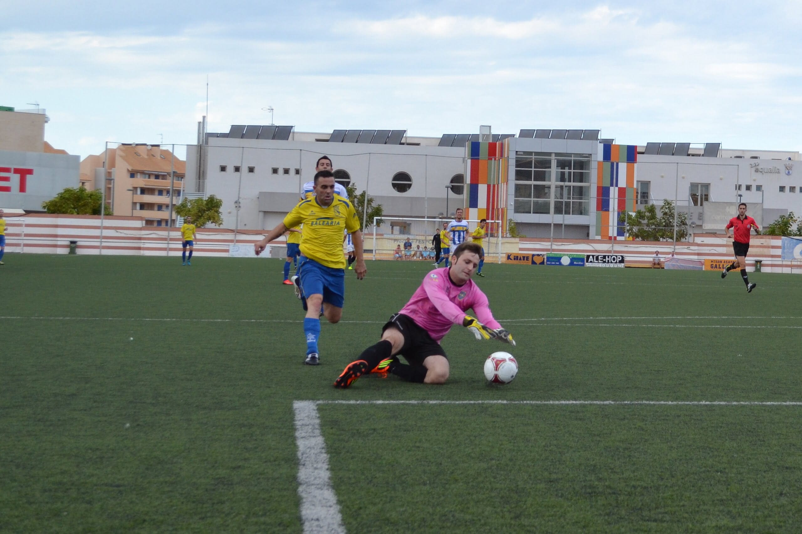 El CD. Dénia sigue como líder pese a su derrota