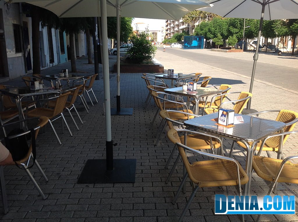 Café Mediterráneo, en zona tranquila peatonal con terraza