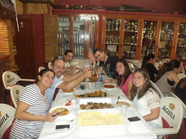 La Falla Oeste presentó su pergamino 2014 2 Comida de pergamino en la Falla Oeste