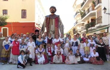 El próximo 9 de octubre danzas tradicionales valencianas y gegants recorrerán Dénia