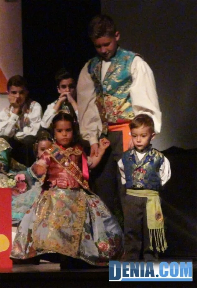 Presentación infantil París Pedrera 2014 16 Subida de la comisión