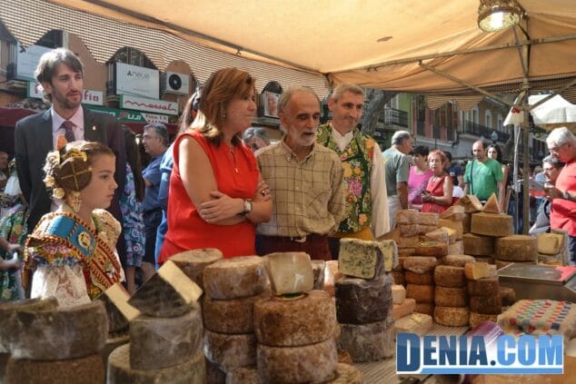 Puesto de quesos en Ecodenia