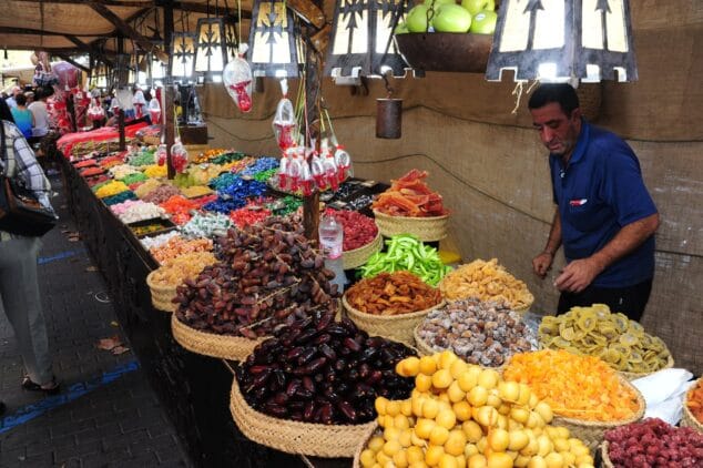 Stand de chucerías artesanales y frutos secos en La XVII Feria de la Alimentación y la Salud