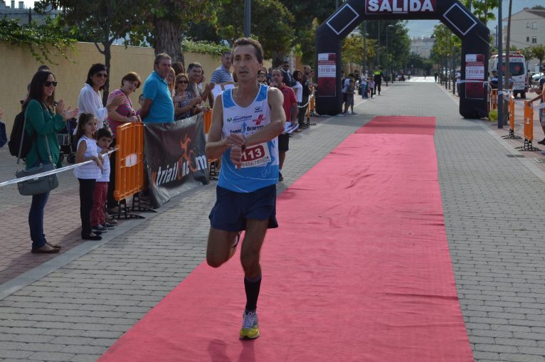Víctor Fernández ganador de los 10 Km. "Ciudad de Dénia"