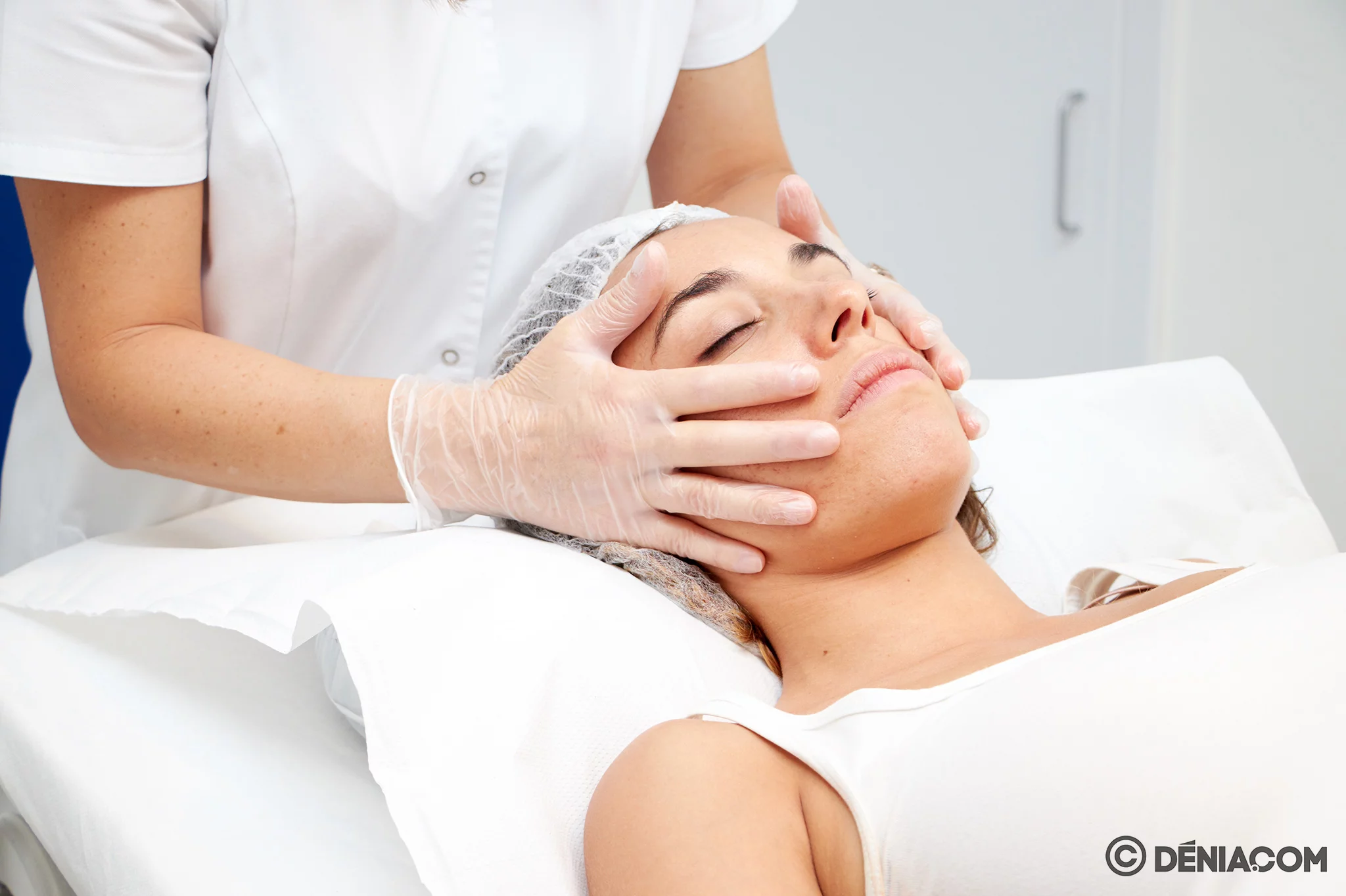 Peeling facial en Dénia – Clínica Doctora Castelblanque
