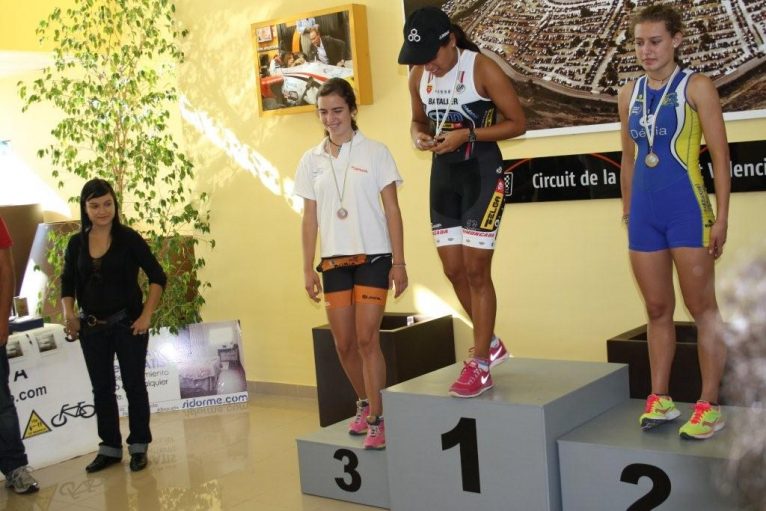 Andrea Fernández subió al podium en Cheste y Vinaroz