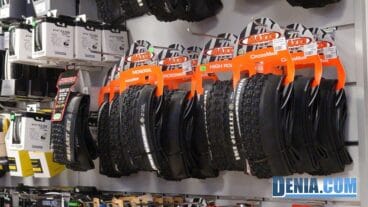 Cicles Desnivell, cubiertas de bicicleta y otros accesorios