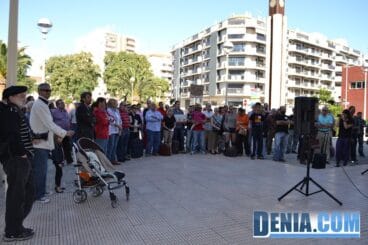 Concentración por el tren en Dénia
