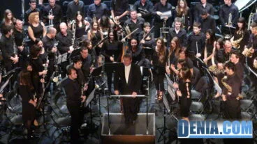 Frank de Vuyst dirigió el concierto de Santa Cecilia de la Banda de Dénia