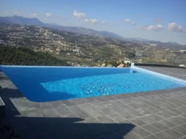 Construcción de piscinas particulares y públicas Denipool