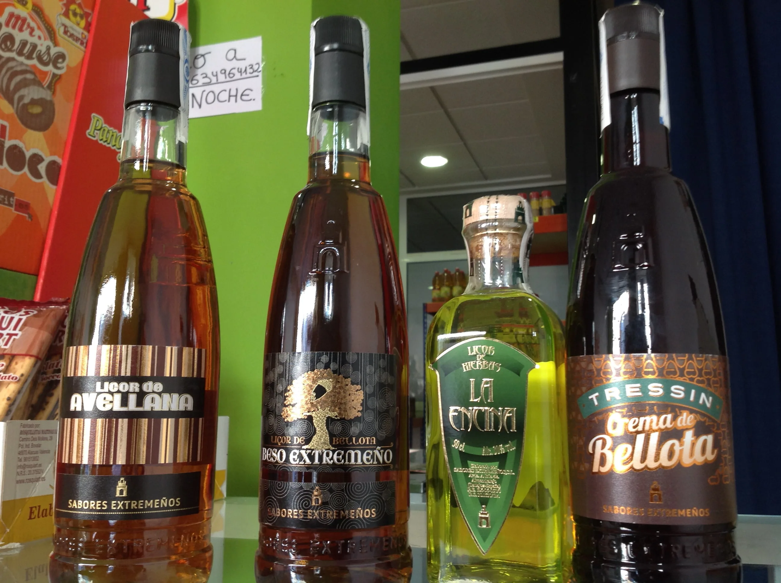 Degustación de Licores Extremeños en La Tendeta 24 h Dénia