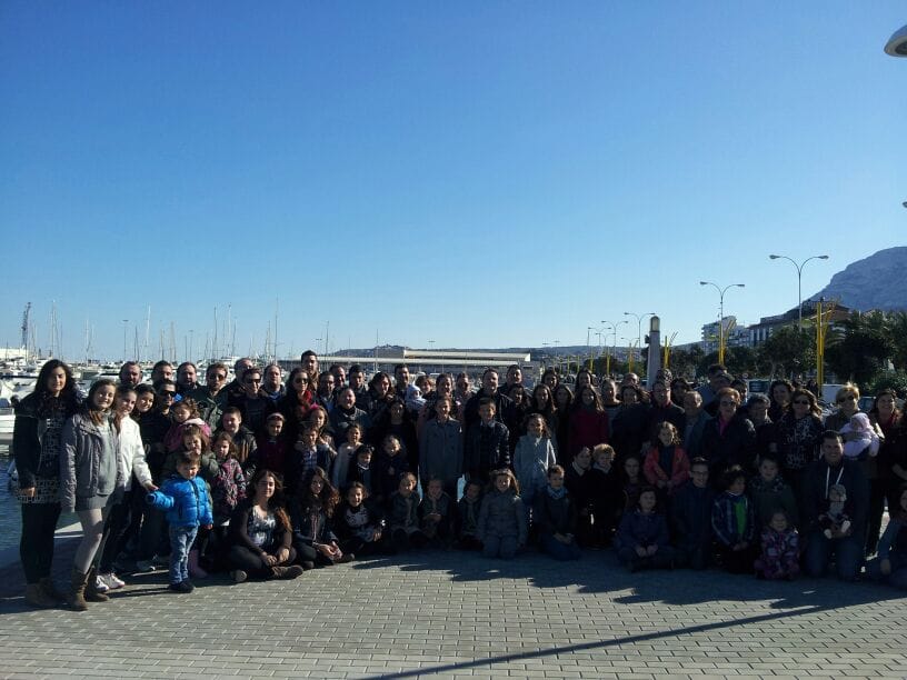 La Falla Baix la Mar se hizo la foto de la comisión en el puerto