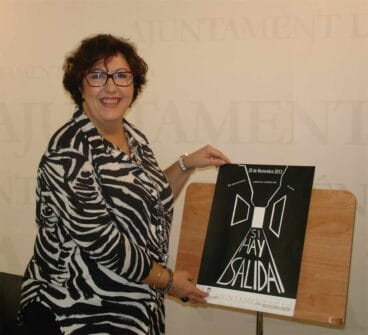 Pepa Sivera con el cartel contra la violencia de género de este año