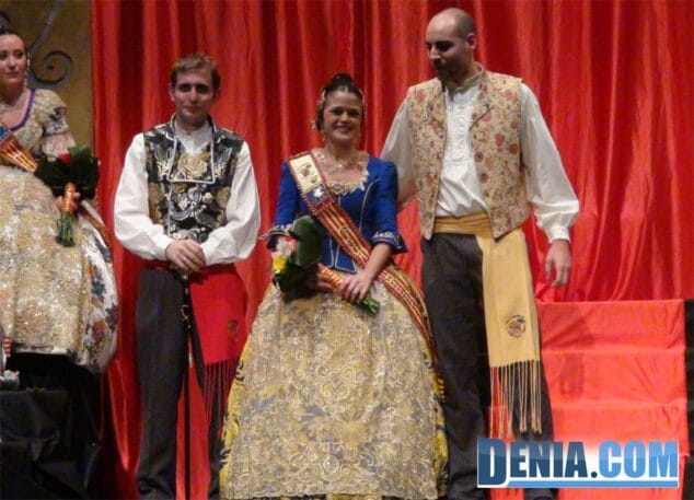 El fantasma de la Ópera guía la presentación de Cristina Vallalta, Fallera Mayor de Camp Roig 19 Presentación Camp Roig 2014 17 Corte de honor