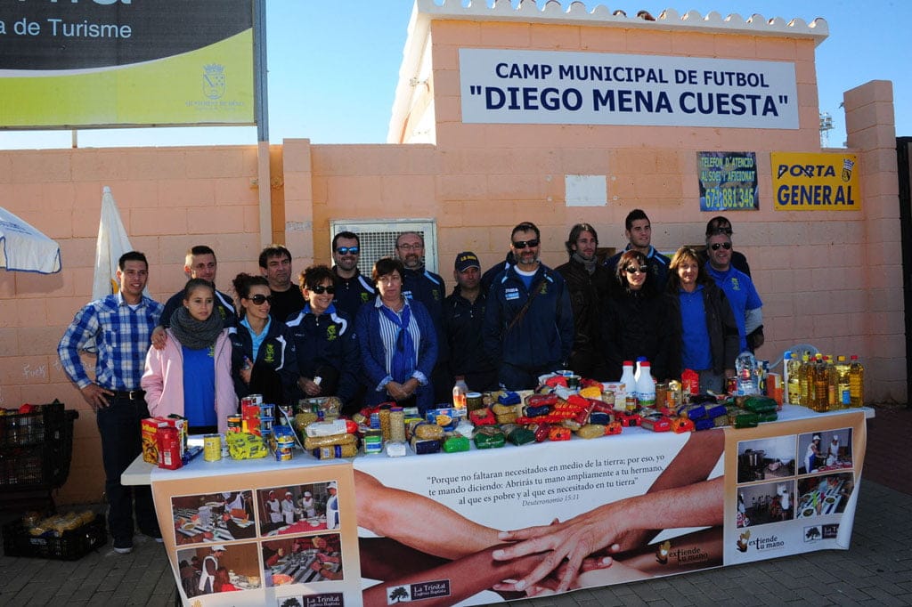 Recogis de alimentos en la presentación de las Escuelas Deportivas Municipales de Dénia