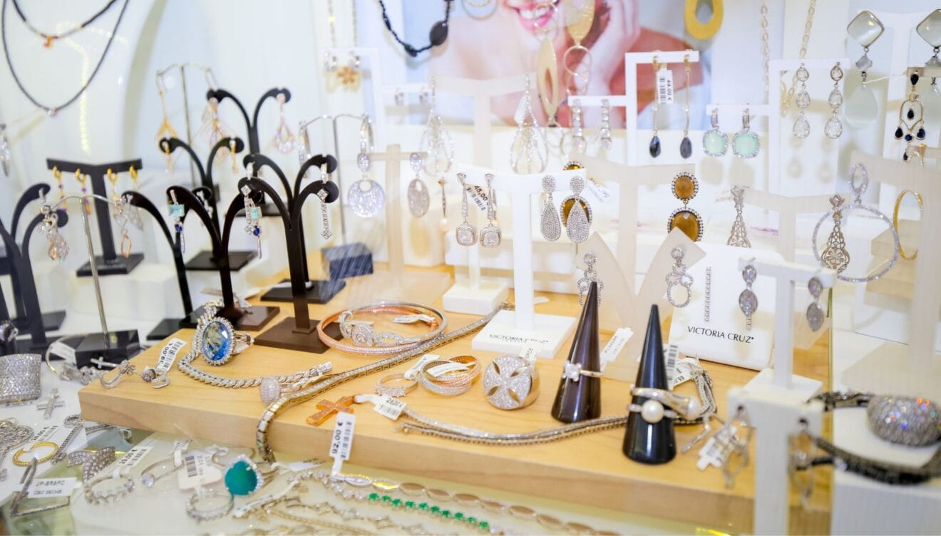 Marcas como Victoria Cruz disponibles en La Joia