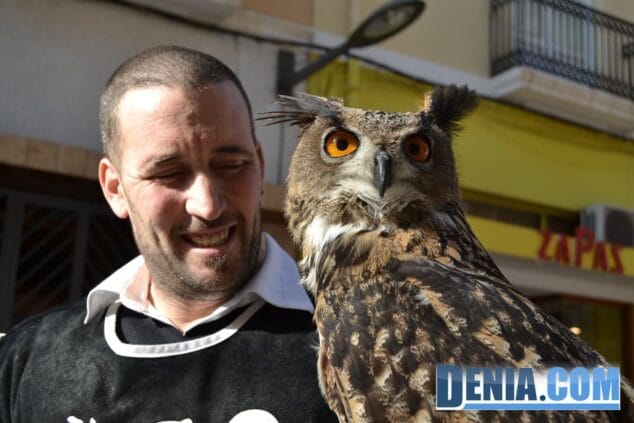 El Mercado Medieval sorprende a los visitantes con una mayor oferta de productos y actividades 2 02 Inauguración del Mercado Medieval de Dénia Búho