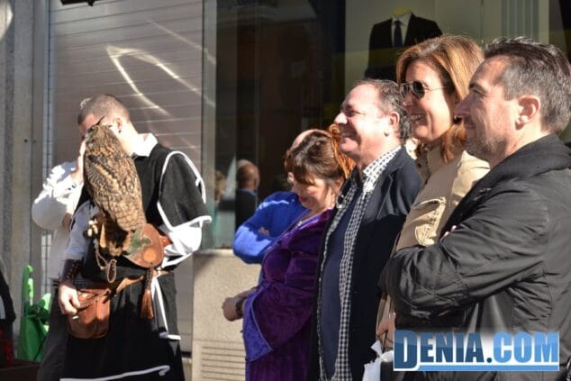 El Mercado Medieval sorprende a los visitantes con una mayor oferta de productos y actividades 4 04 Inauguración del Mercado Medieval de Dénia Autoridades