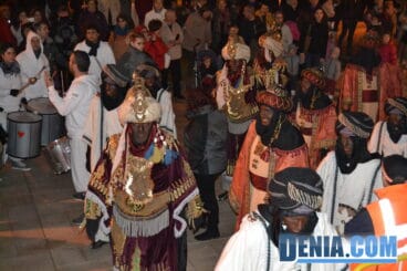 Llegada de los carteros reales a la plaza del Ayuntamiento