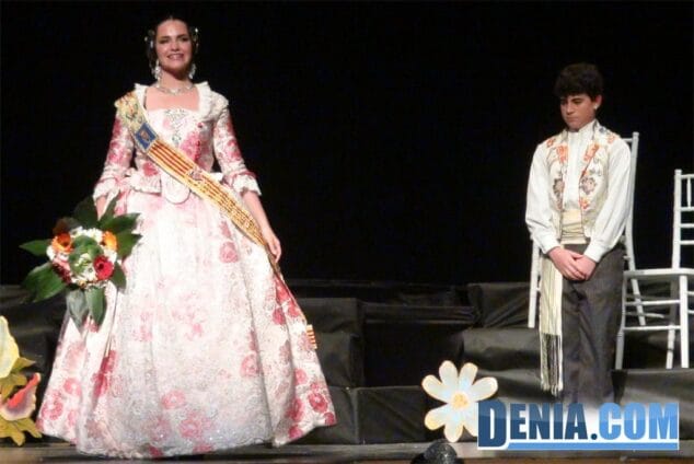 La primavera se adelanta para proclamar a Aroa Forment como Fallera Mayor de Les Roques 13 09 Presentación Les Roques 2014 Corte de honor