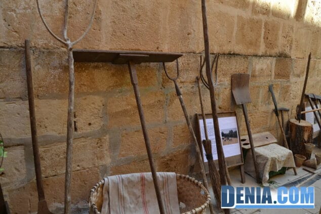El Mercado Medieval sorprende a los visitantes con una mayor oferta de productos y actividades 11 11 Inauguración del Mercado Medieval de Dénia Herramientas