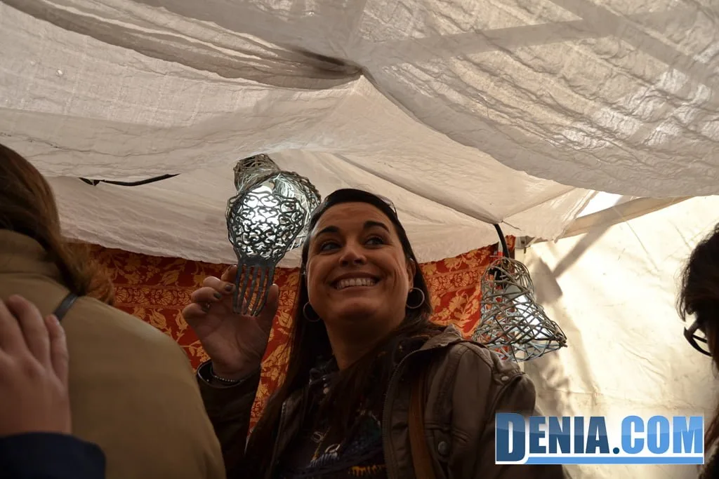 Inauguración del Mercado Medieval de Dénia - Peinetas artesanas
