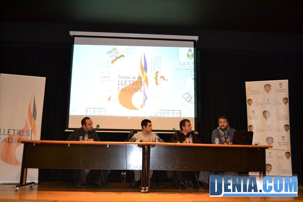 Charla sobre los premios Lletres Falleres en Dénia