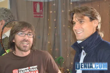 David Ferrer junto al profesor de educación física