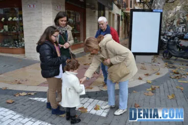 Dénia celebra el Día de la Banderita