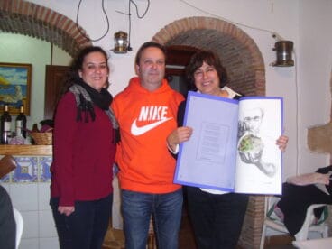 La Falla baix la Mar agradece a la sumiller su colaboración