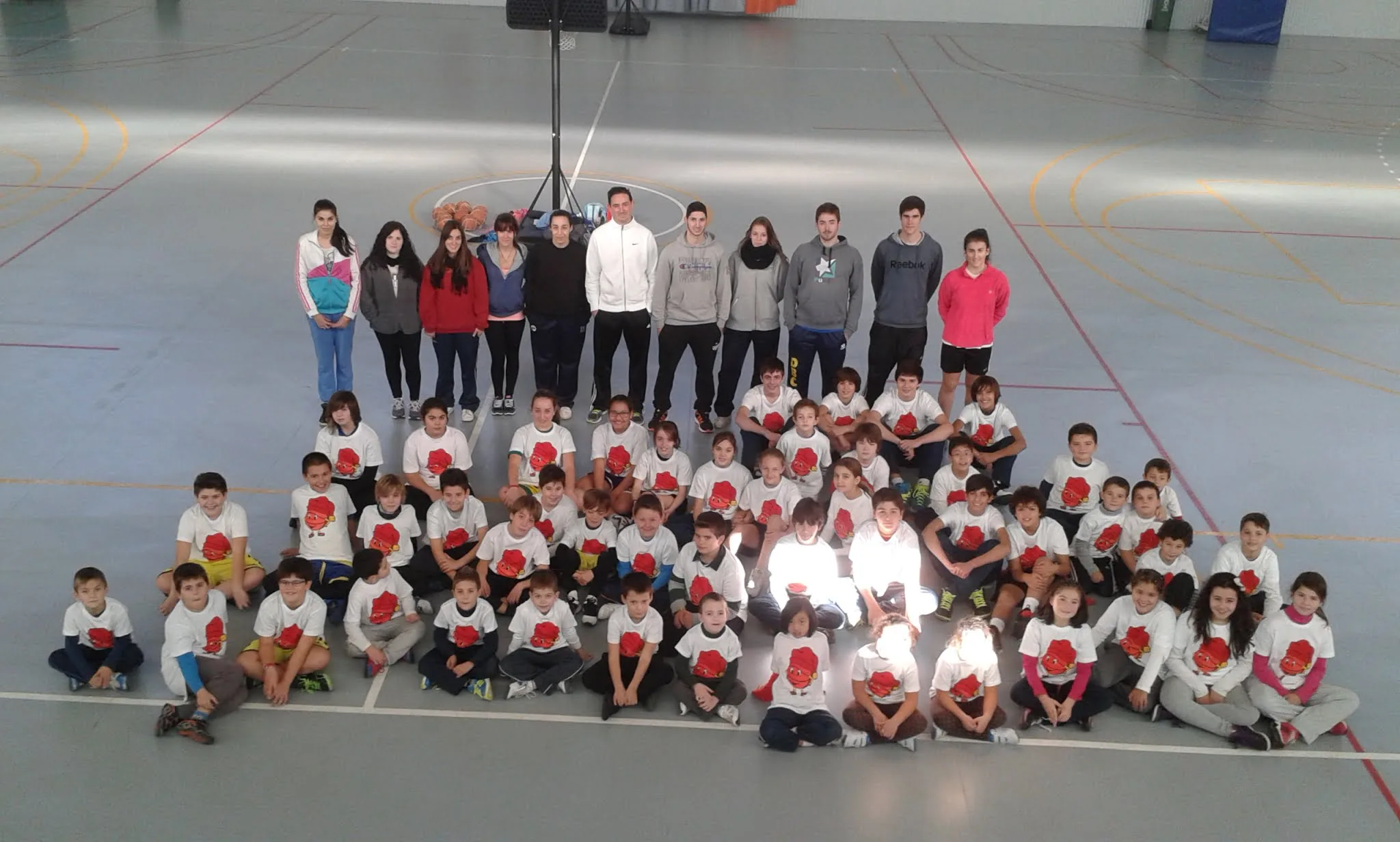 Las IV Jornadas de Tecnificacion del Dénia Básquet congregan a 80 niños 1 Participantes en IV Jornadas Tecnificación