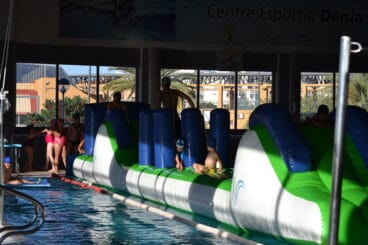 Piscina del Centro Deportivo Dénia y actividades infantiles