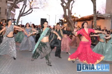 Ballet de Bollywood en la cabalgata de Dénia