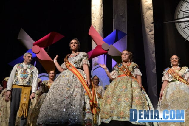 08 Pleitesía de las Falleras Mayores de Dénia
