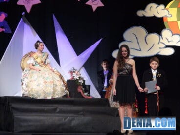 Yael Pastor condujo la presentación de su hermana