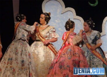 26 Imposición de bandas a las Falleras Mayores de Darrere 2014