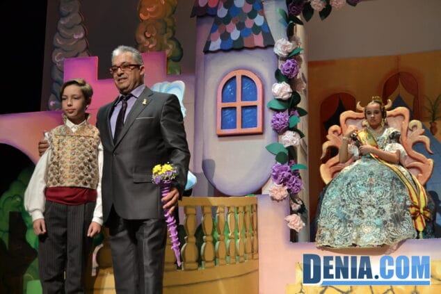 27 Pleitesía de Fernando Marí