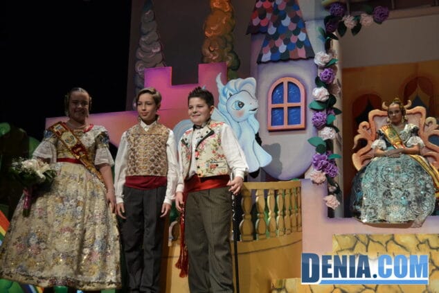 28 Pleitesía de los cargos infantiles de Les Roques 2013