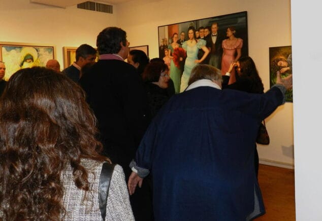 Asistentes a la exposición de Horacia Leal en Agora Gallery