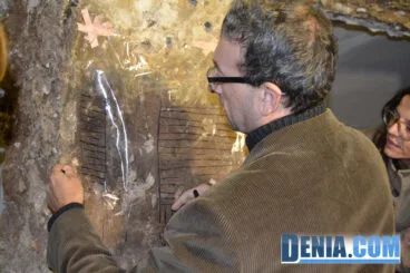 Calco de uno de los grafittis encontrados en una vivienda musulmana