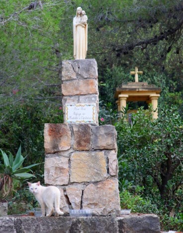 Estaciones del Vía Crucis del Pare Pere