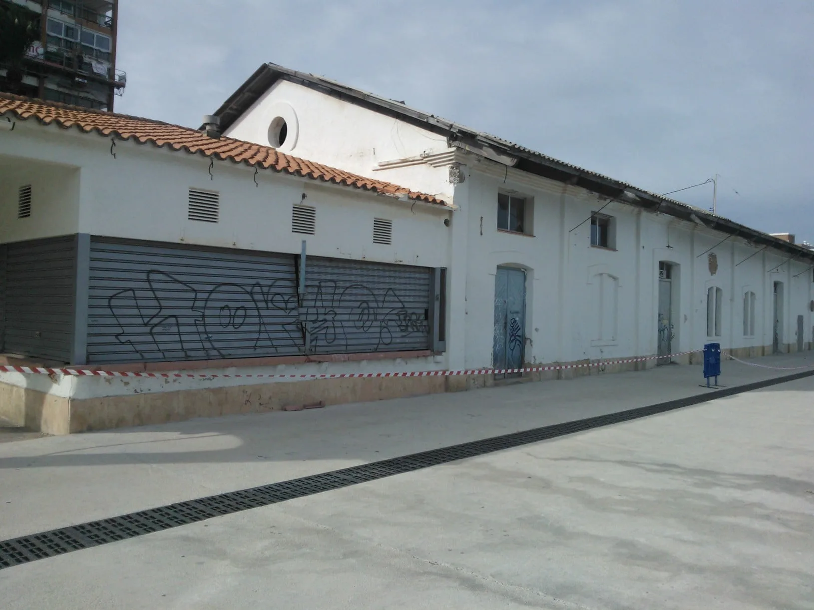 Precintan el edificio en ruinas del final de Marqués de Campo 2 Estado actual de la antigua lonja de pescado de dénia