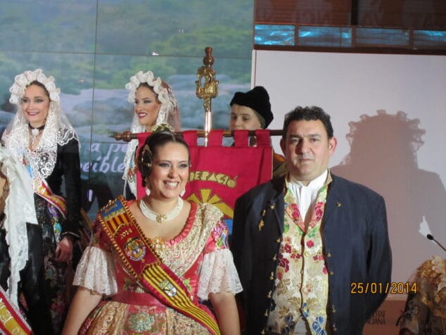 La componente de la corte de honor Lorena París en Fitur