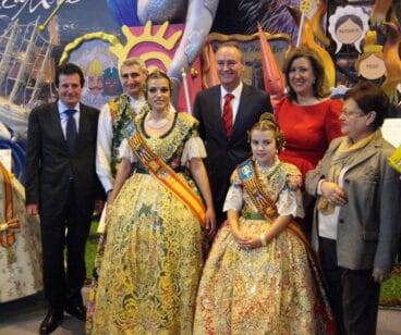 Las Falleras Mayores de Dénia con Alberto Fabra